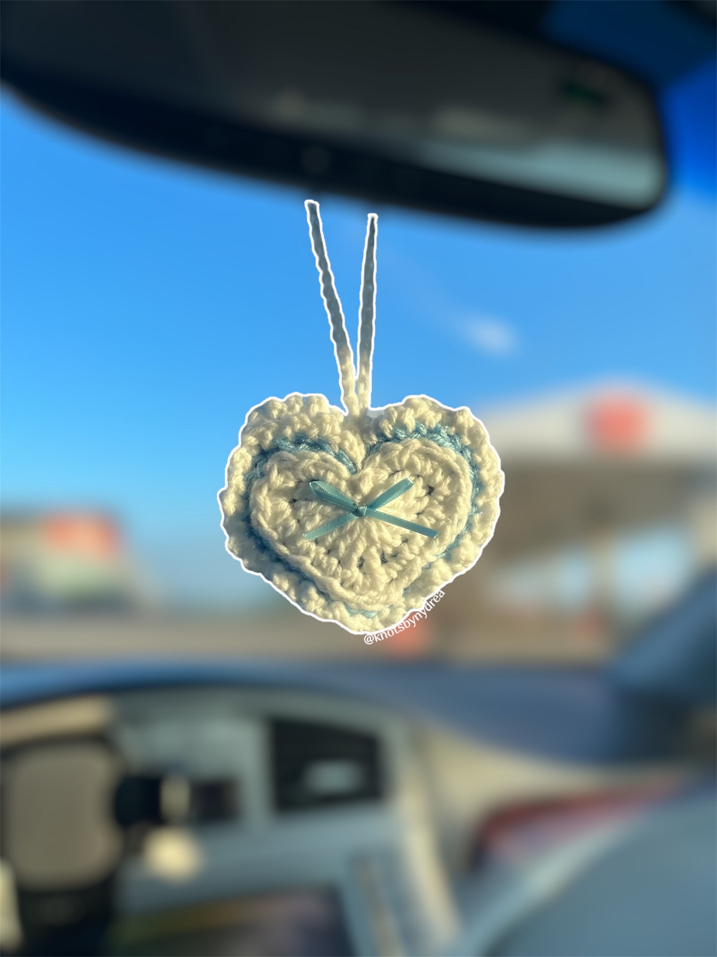 White Heart Bag Charm|Crochet